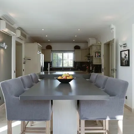 Sleeps 12 Pool Air Con Wifi *